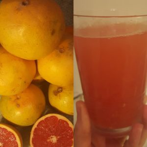 A fresh glass of grapefruit juice